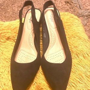 Sling back low heels